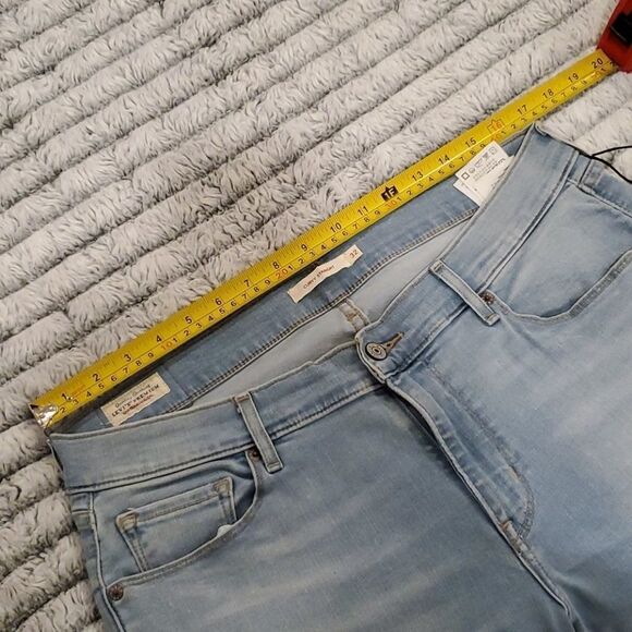 Levis light wash cropped jeans sz 32 - Picture 10 of 13